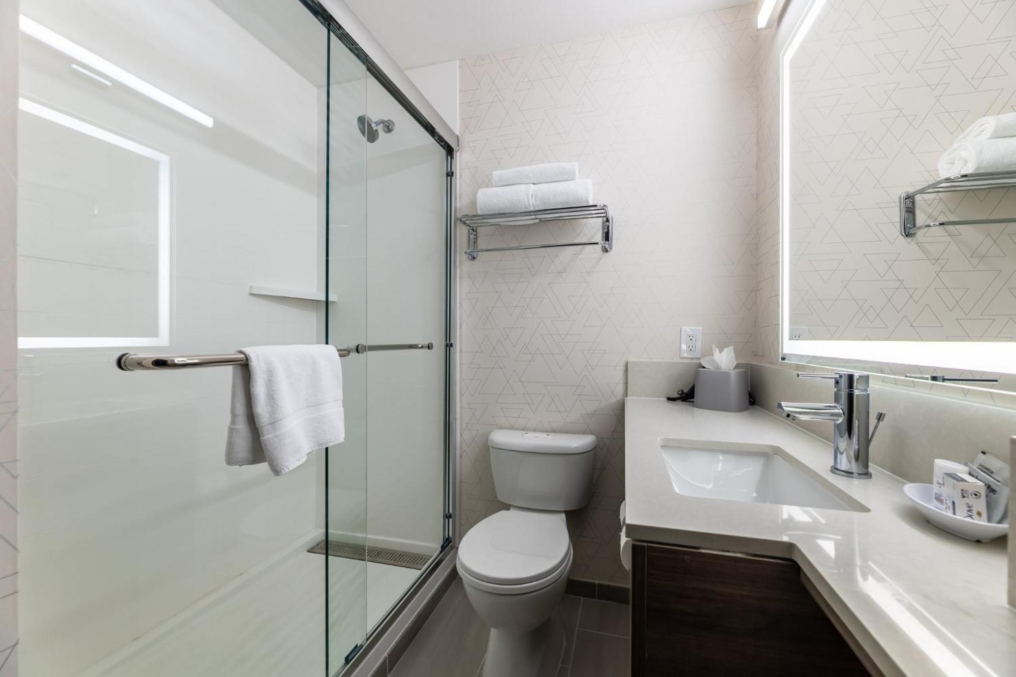 Holiday Inn Express Van Nuys By Ihg Лос-Анджелес Экстерьер фото