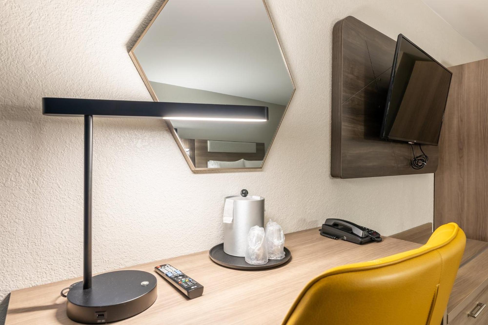 Holiday Inn Express Van Nuys By Ihg Лос-Анджелес Экстерьер фото