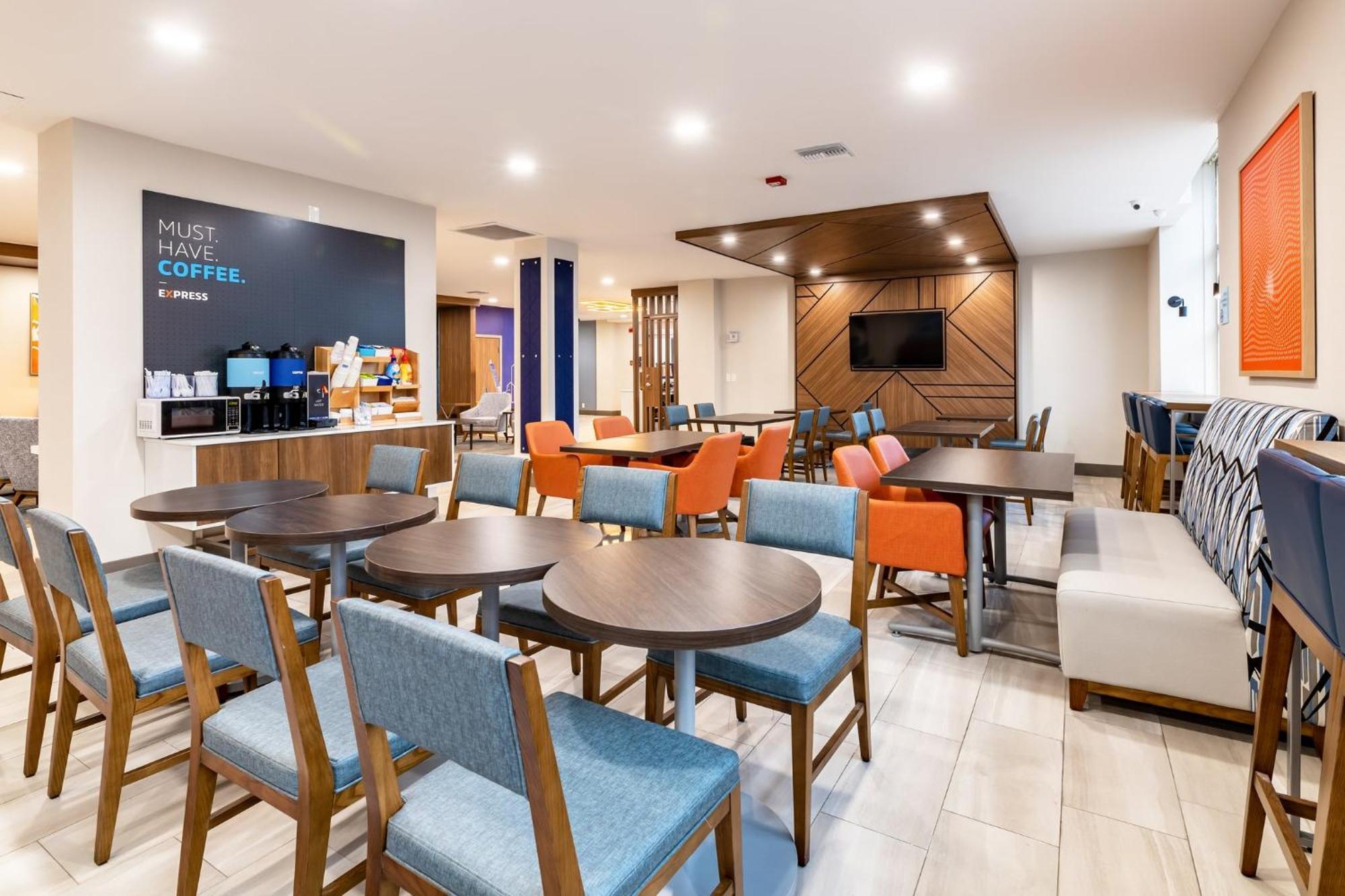 Holiday Inn Express Van Nuys By Ihg Лос-Анджелес Экстерьер фото