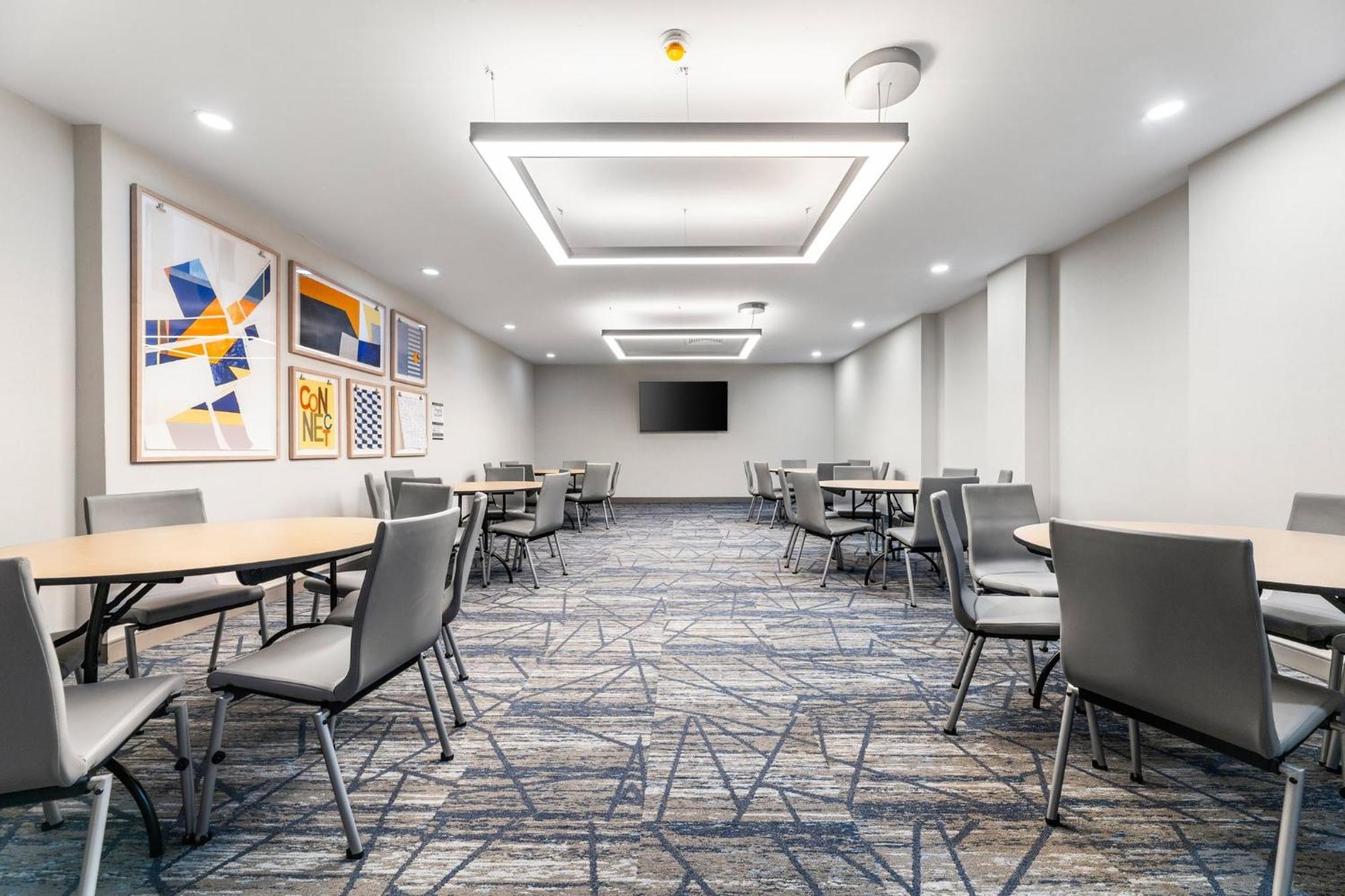 Holiday Inn Express Van Nuys By Ihg Лос-Анджелес Экстерьер фото