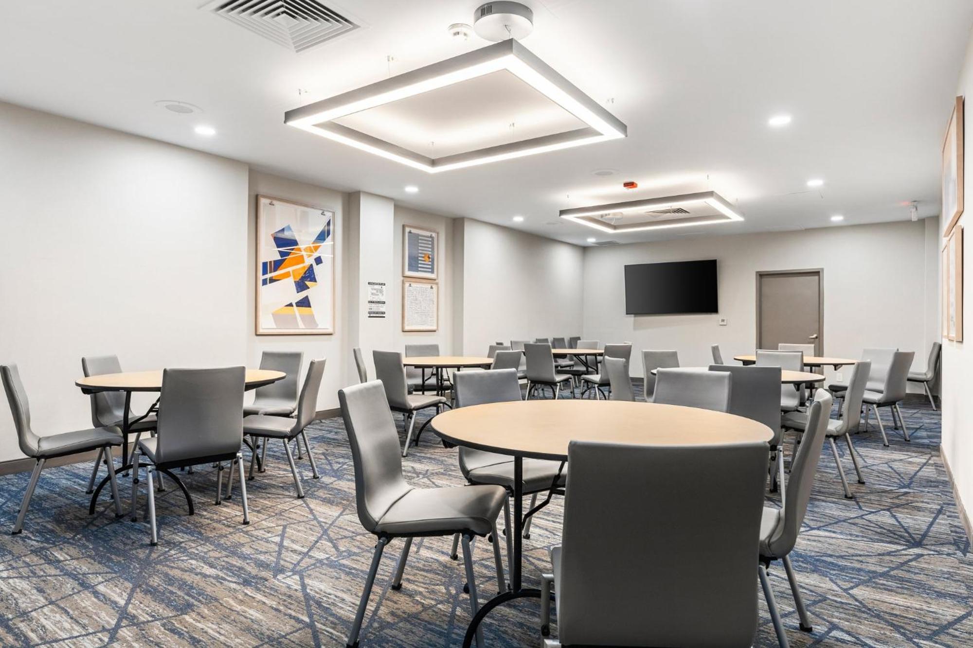 Holiday Inn Express Van Nuys By Ihg Лос-Анджелес Экстерьер фото