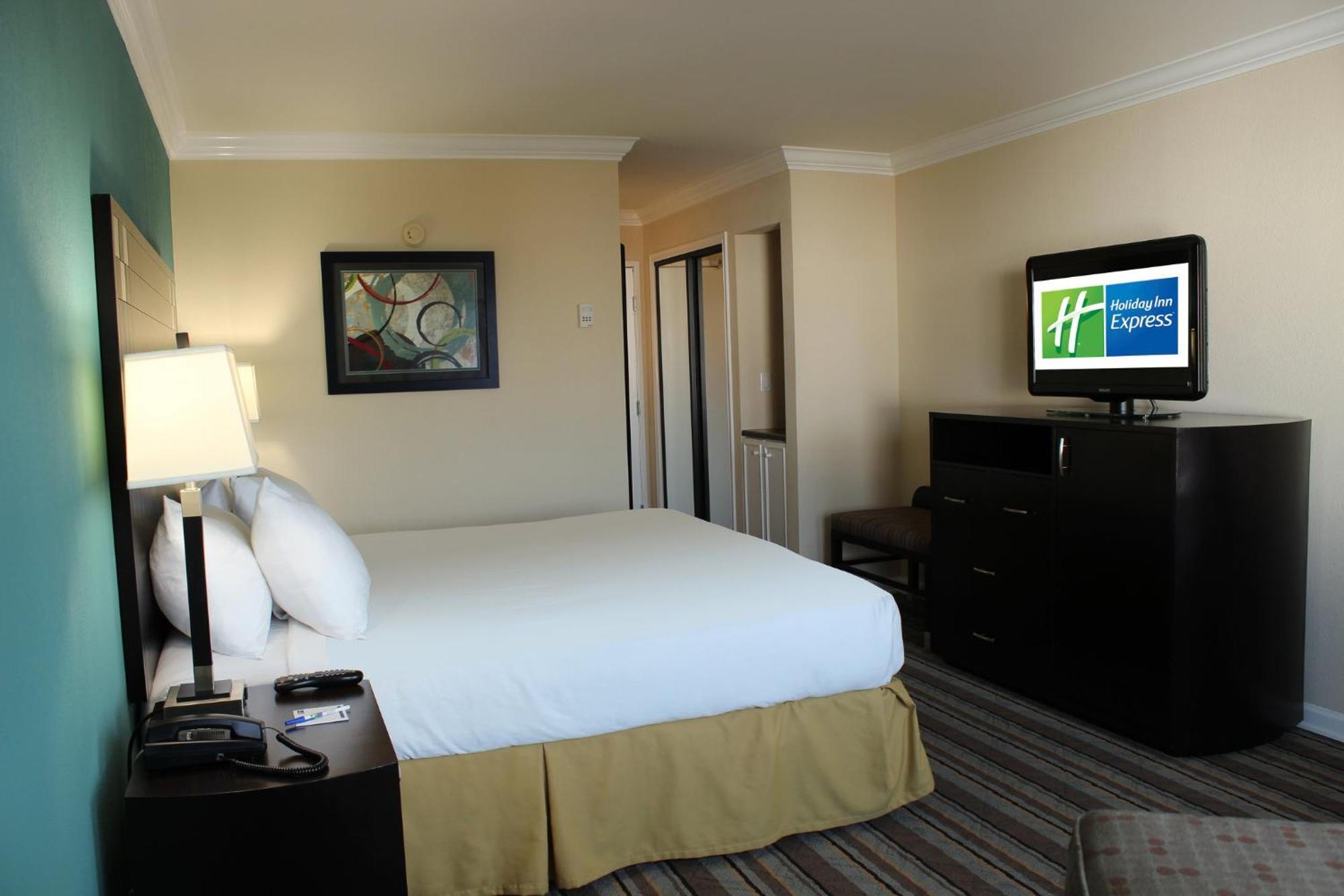 Holiday Inn Express Van Nuys By Ihg Лос-Анджелес Экстерьер фото