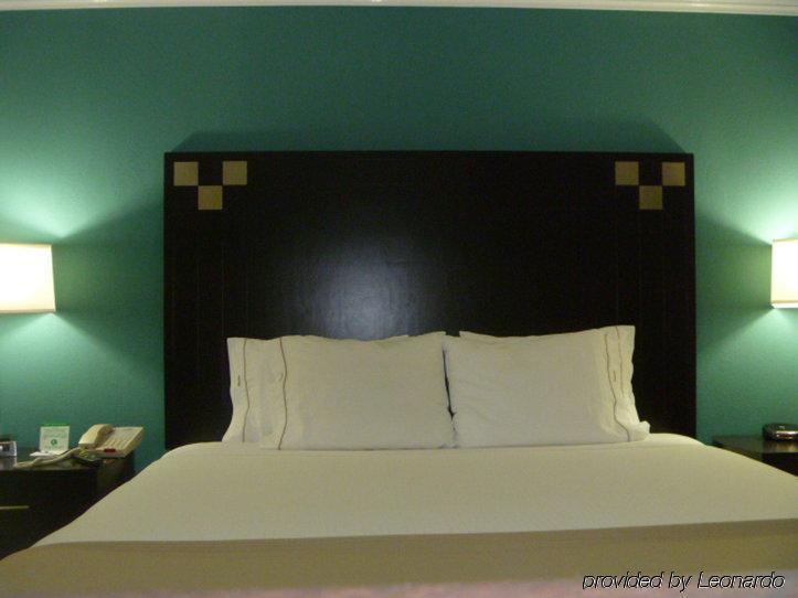 Holiday Inn Express Van Nuys By Ihg Лос-Анджелес Экстерьер фото