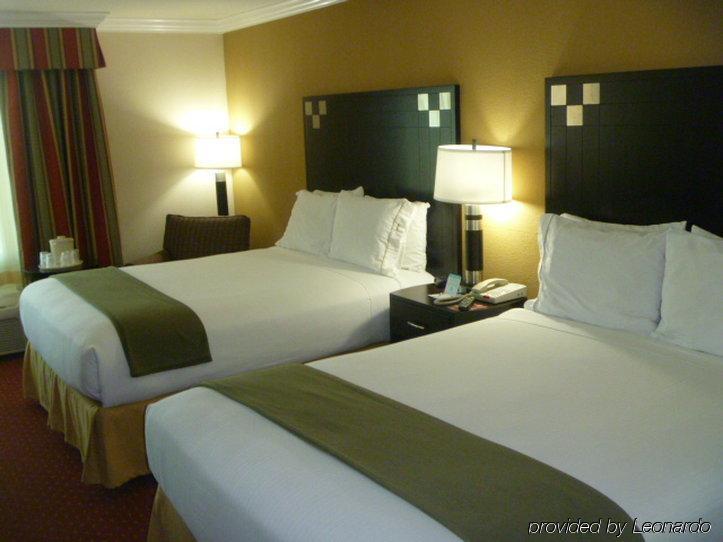 Holiday Inn Express Van Nuys By Ihg Лос-Анджелес Экстерьер фото