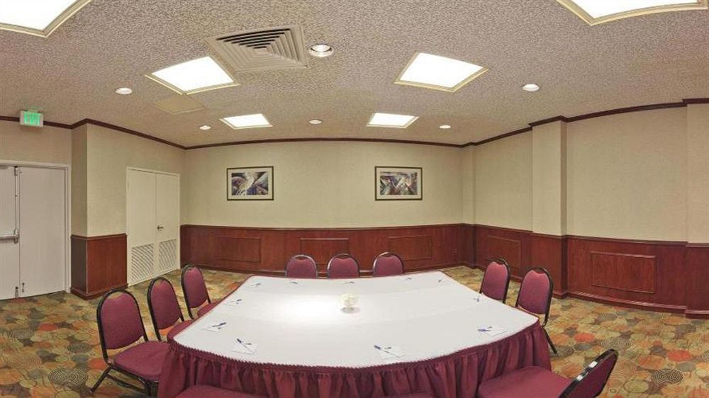 Holiday Inn Express Van Nuys By Ihg Лос-Анджелес Экстерьер фото