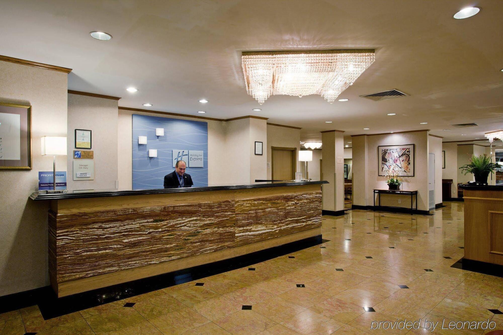 Holiday Inn Express Van Nuys By Ihg Лос-Анджелес Экстерьер фото