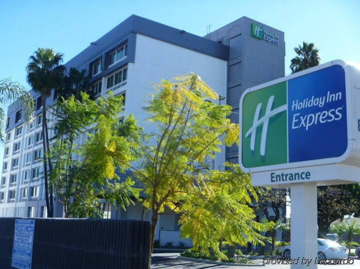 Holiday Inn Express Van Nuys By Ihg Лос-Анджелес Экстерьер фото